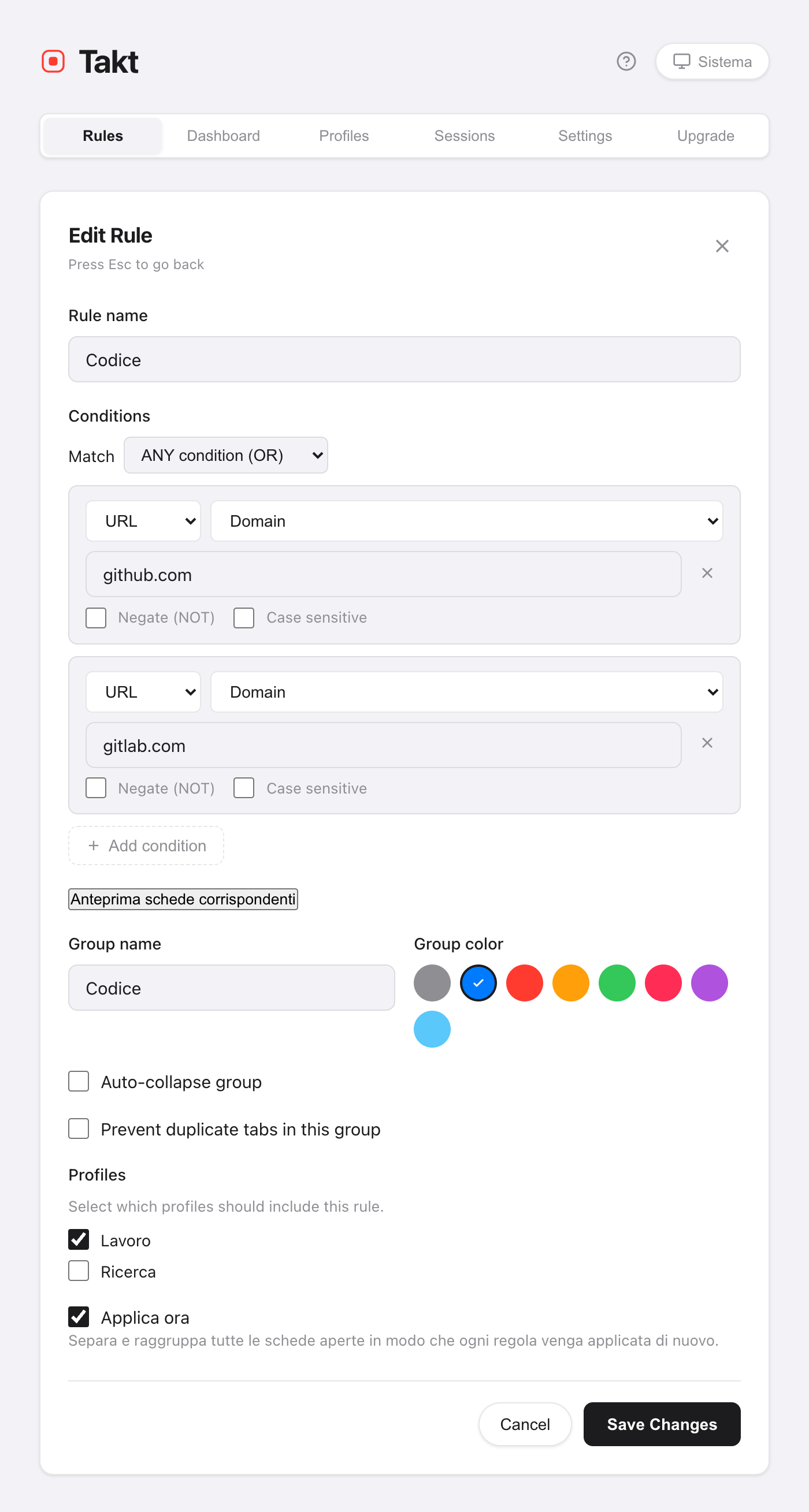 L'editor di regole di Takt per una regola chiamata Code: due condizioni URL Domain (github.com, gitlab.com) unite con ANY condition (OR), nome del gruppo Code, blu selezionato tra gli 8 colori di Chrome e Applica ora spuntato